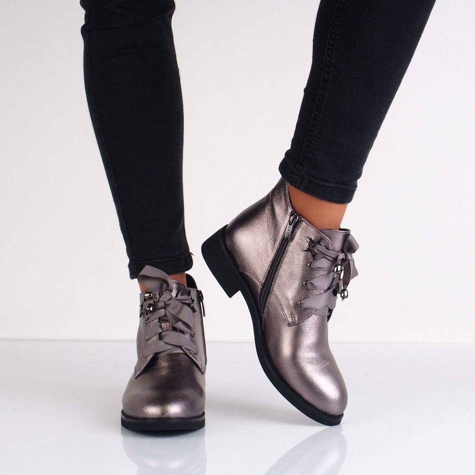 Epica women´s stylish leather ankle boots silver | Robel.shoes