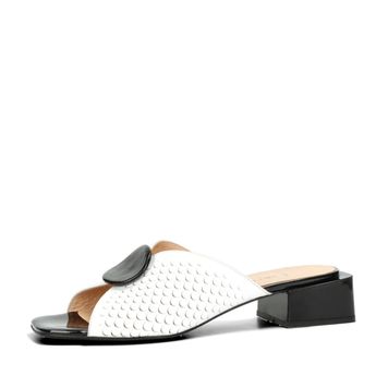 ETIMEĒ women's leather slippers - white/black