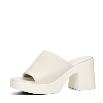 Tamaris women's leather slippers - white